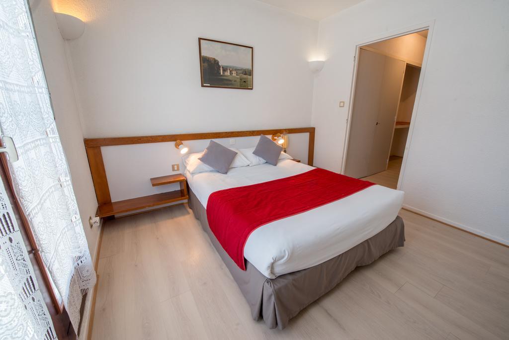 Logis Hotels - Hotel Et Restaurant Les Cordeliers Casteljaloux Habitación foto